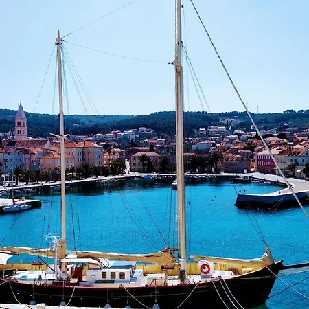 M&j 招待所 苏佩塔尔