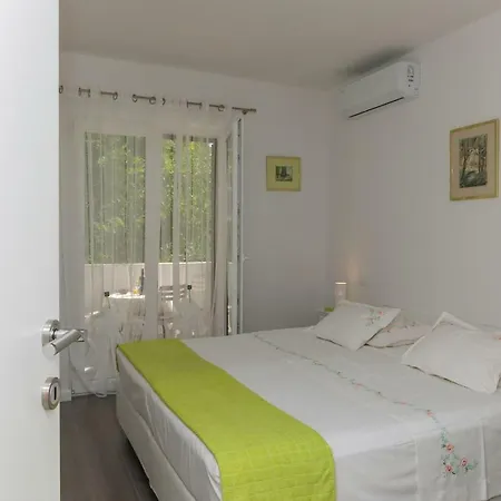 M&j 招待所 苏佩塔尔