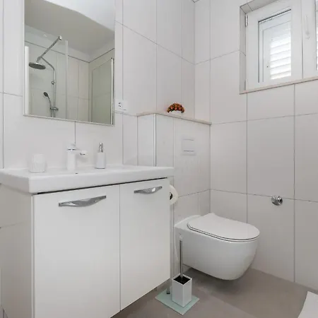 Konukevi M&j Supetar