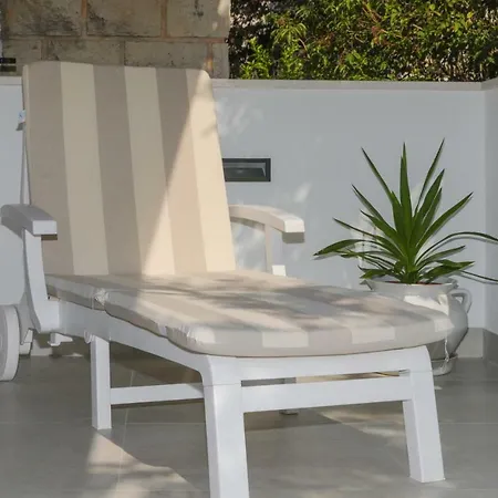 M&j Konukevi Supetar